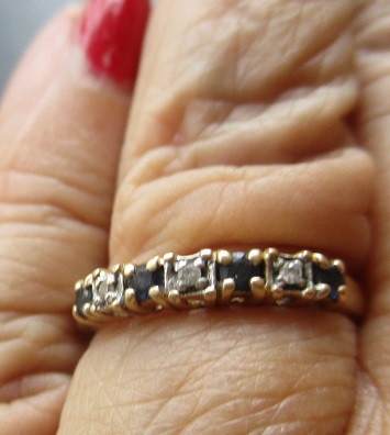 xxM1364M 14k yellow gold sapphire and diamond ring. Takst N. kr.3500